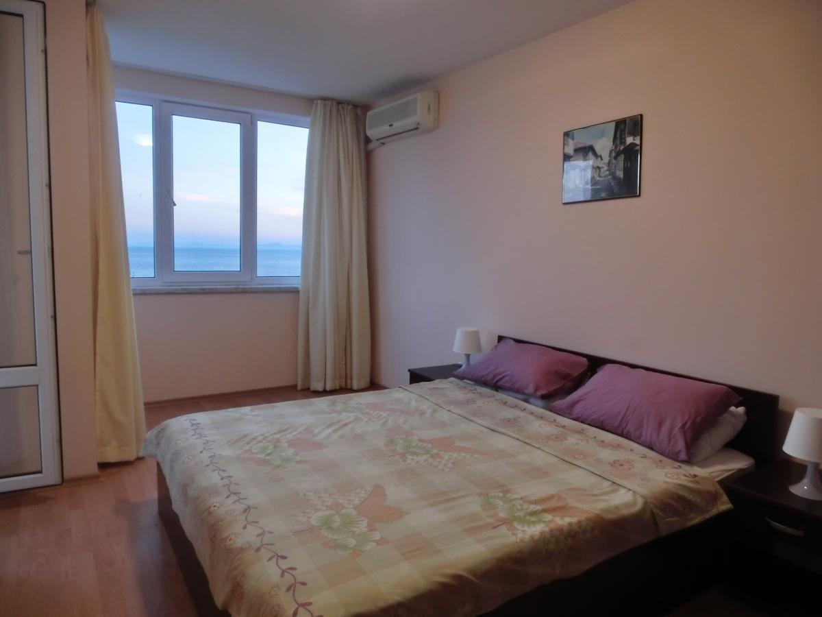 Sea View Crown Apartment On Complex With Pools And Beach, Sveti Vlas Exterior photo